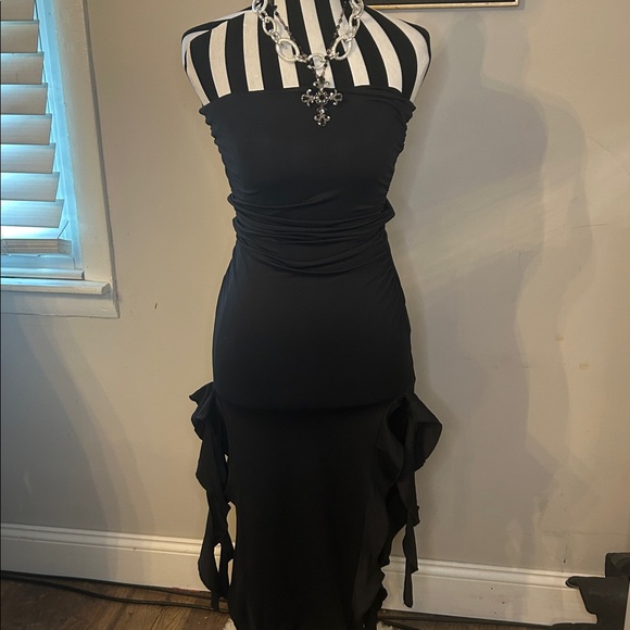 Urban Revivo Dresses & Skirts - Urban Revivo Elegant Black ruffle Dress XS